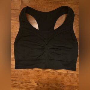 Crivit Women’s Sz 8/10 Classic Black Sports Bra - Perfect for Working Out